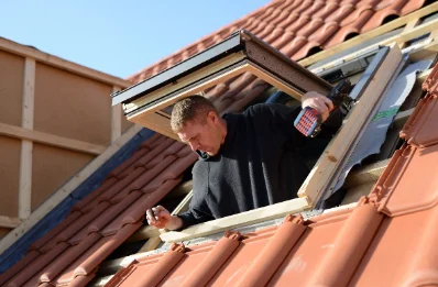 Pose de fenêtres de toit Velux à Ampus